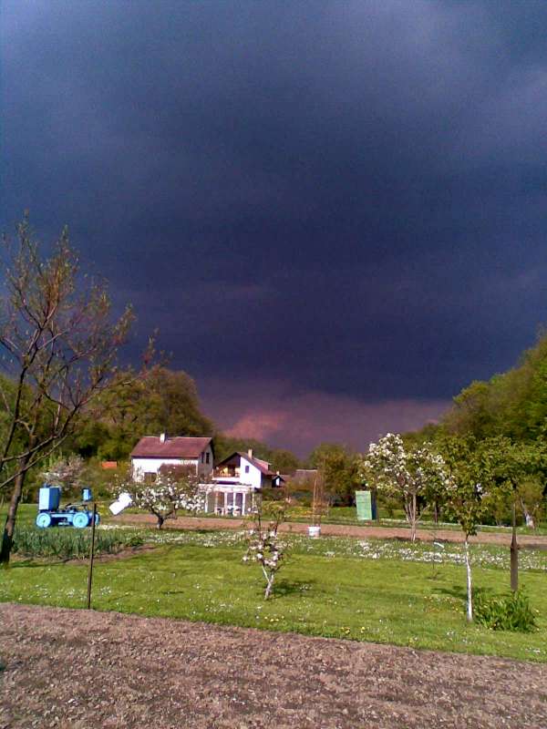 žene se bouřka